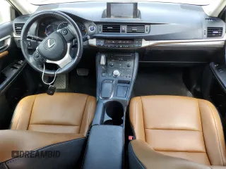2016 Lexus CT 200h z VIN JTHKD5BH1G2256285, wystawiony jako Copart lot #50878435 z przebiegiem 107 392 mil mil oraz Szkoda całkowita • Salvage title. Historia ofert i sprzedaży dostępna na DreamBid. Obrazek 8.