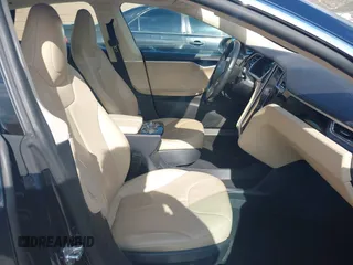 2013 Tesla Model S with VIN 5YJSA1CN8DFP07177, listed as a IAAI auction lot 42127797 with 75,227 mi miles and . Bid and sale history available at DreamBid. Image 5.
