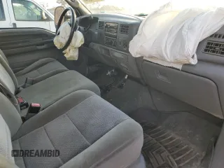 2003 Ford F-250 XL z VIN 1FTNF21L83ED10378, wystawiony jako Copart lot #78414894 z przebiegiem 158 936 mil mil oraz Szkoda całkowita • Salvage title. Historia ofert i sprzedaży dostępna na DreamBid. Obrazek 8.