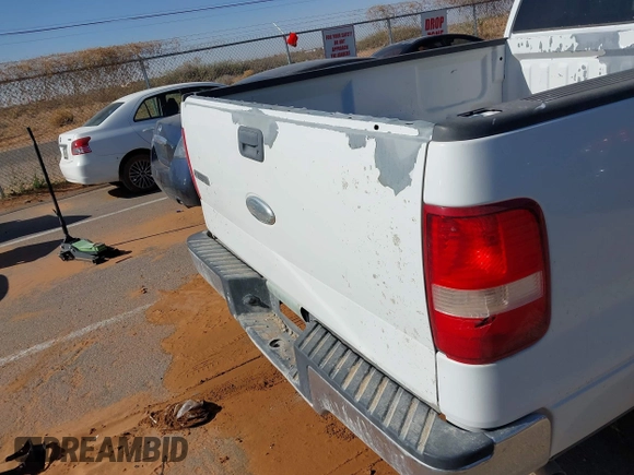 2007 Ford F-150 XLT z VIN 1FTPW12V17KD07249, wystawiony jako IAAI lot #41904403 z przebiegiem 125 852 mil mil oraz . Historia ofert i sprzedaży dostępna na DreamBid. Obrazek 12.