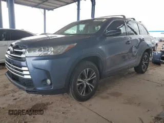 2018 Toyota Highlander LE z VIN 5TDZZRFH8JS278352, wystawiony jako Copart lot #47968945 z przebiegiem 77 662 mil mil oraz Szkoda całkowita • Salvage title. Historia ofert i sprzedaży dostępna na DreamBid. Obrazek 1.