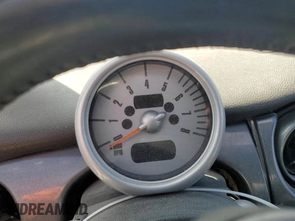 2005 MINI Convertible with VIN WMWRF33495TG11902, listed as a Copart auction lot 45397475 with Not provided miles and Salvage title. Bid and sale history available at DreamBid. Image 9.