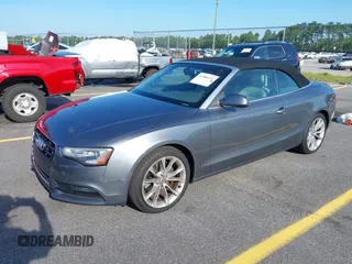 2013 Audi A5 Premium Plus z VIN WAULFAFH5DN009944, wystawiony jako IAAI lot #42508314 z przebiegiem 233 593 mil mil oraz . Historia ofert i sprzedaży dostępna na DreamBid. Obrazek 2.