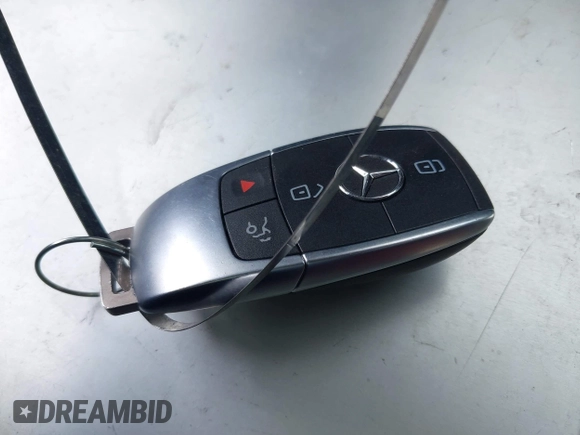 2019 Mercedes-Benz C 300 with VIN 55SWF8DB9KU298358, listed as a IAAI auction lot 42116694 with 73,705 mi miles and . Bid and sale history available at DreamBid. Image 11.