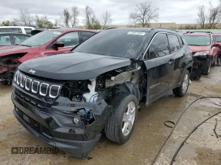2022 Jeep Compass Latitude with VIN 3C4NJCBB8NT109576, listed as a Copart auction lot 47607294 with 28,863 mi miles and Salvage Title. Bid and sale history available at carsss.com. Image 1.