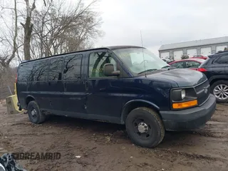 2008 Chevrolet Express Passenger z VIN 1GAHG39K681190793, wystawiony jako IAAI lot #41138205 z przebiegiem 194 796 mil mil oraz . Historia ofert i sprzedaży dostępna na DreamBid. Obrazek 13.