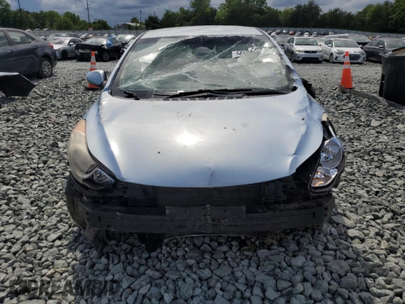 2011 Hyundai Elantra GLS z VIN KMHDH4AE2BU093672, wystawiony jako Copart lot #56977185 z przebiegiem 142 095 mil mil oraz Szkoda całkowita • Salvage title. Historia ofert i sprzedaży dostępna na DreamBid. Obrazek 5.