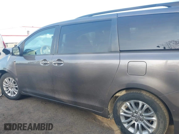 2011 Toyota Sienna XLE AAS with VIN 5TDYK3DC2BS093980, listed as a IAAI auction lot 42064568 with 196,893 mi miles. Bid and sale history available at carsss.com. Image 14.