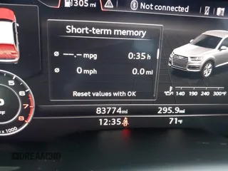2017 Audi Q7 Premium Plus z VIN WA1LAAF77HD056813, wystawiony jako IAAI lot #42086340 z przebiegiem 83 774 mil mil oraz . Historia ofert i sprzedaży dostępna na DreamBid. Obrazek 16.