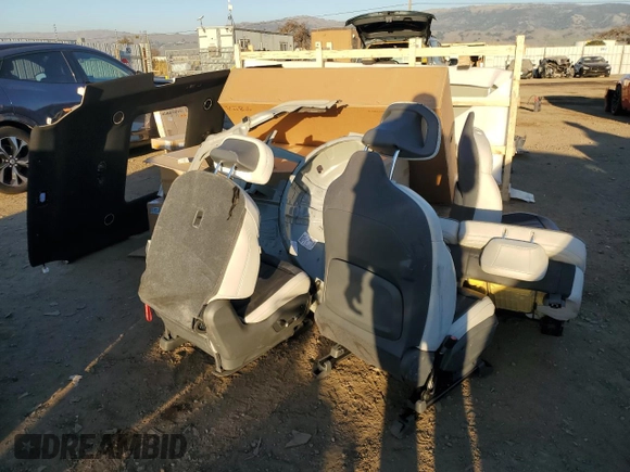 2024 Kia EV9 GT-Line with VIN KNDAEFS52R6023565, listed as a Copart auction lot 88244235 with 6,131 mi miles and Salvage Title. Bid and sale history available at carsss.com. Image 15.