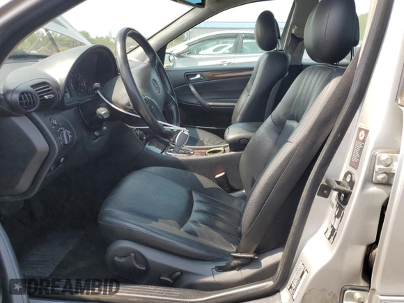 2005 Mercedes-Benz C 240 z VIN WDBRF81J75F604725, wystawiony jako Copart lot #59371735 z przebiegiem 120 834 mil mil oraz Szkoda całkowita • Salvage title. Historia ofert i sprzedaży dostępna na DreamBid. Obrazek 7.