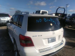 2010 Mercedes-Benz GLK GLK 350 with VIN WDCGG8HB5AF505748, listed as a IAAI auction lot 40982801 with 172,371 mi miles. Bid and sale history available at carsss.com. Image 6.
