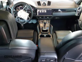 2021 Porsche Cayenne z VIN WP1AA2AY0MDA05827, wystawiony jako Copart lot #56890125 z przebiegiem 36 252 mil mil oraz Szkoda całkowita • Salvage title. Historia ofert i sprzedaży dostępna na DreamBid. Obrazek 8.