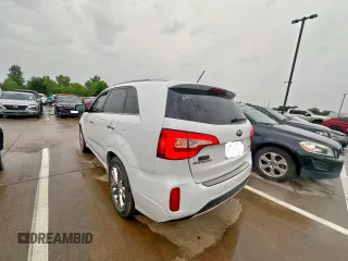 2015 Kia Sorento SX Limited with VIN 5XYKW4A75FG578771, listed as a Copart auction lot 56002285 with 174,497 mi miles and Clean Title. Bid and sale history available at carsss.com. Image 3.