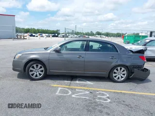 2007 Toyota Avalon XL z VIN 4T1BK36B17U172307, wystawiony jako IAAI lot #42199032 z przebiegiem 169 660 mil mil oraz . Historia ofert i sprzedaży dostępna na DreamBid. Obrazek 14.