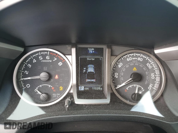 2023 Toyota Tacoma SR5 z VIN 3TYAZ5CN1PT040050, wystawiony jako Copart lot #55241125 z przebiegiem 11 039 mil mil oraz Szkoda całkowita • Salvage title. Historia ofert i sprzedaży dostępna na DreamBid. Obrazek 9.