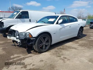2013 Dodge Charger RT with VIN 2C3CDXDT2DH632082, listed as a IAAI auction lot 41925126 with 186,560 mi miles. Bid and sale history available at carsss.com. Image 2.
