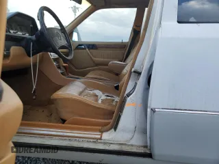 1991 Mercedes-Benz 300 300E with VIN WDBEA30D2MB339701, listed as a Copart auction lot 80088704 with 207,505 mi miles and Salvage Title. Bid and sale history available at carsss.com. Image 12.