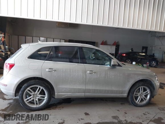 2014 Audi Q5 Premium Plus with VIN WA1LFAFP3EA032751, listed as a IAAI auction lot 41608679 with 96,586 mi miles. Bid and sale history available at carsss.com. Image 13.