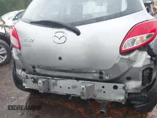 2011 Mazda 2 Sport with VIN JM1DE1HY1B0127409, listed as a IAAI auction lot 42015727 with 154,385 mi miles. Bid and sale history available at carsss.com. Image 14.