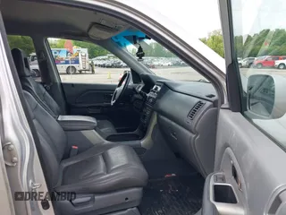 2004 Honda Pilot EX z VIN 2HKYF18524H542877, wystawiony jako IAAI lot #42340950 z przebiegiem 254 786 mil mil oraz . Historia ofert i sprzedaży dostępna na DreamBid. Obrazek 5.
