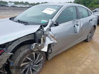 2019 Honda Insight Touring z VIN 19XZE4F93KE020162, wystawiony jako IAAI lot #42366605 z przebiegiem 120 256 mil mil oraz . Historia ofert i sprzedaży dostępna na DreamBid. Obrazek 6.