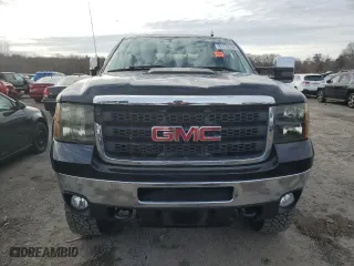 2011 GMC Sierra 2500HD SLE with VIN 1GT220CG4BZ212653, listed as a Copart auction lot 81278194 with 141,740 mi miles and Clean Title. Bid and sale history available at carsss.com. Image 5.