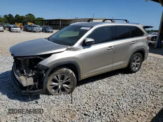 2015 Toyota Highlander XLE z VIN 5TDKKRFH4FS056162, wystawiony jako Copart lot #53316705 z przebiegiem 67 021 mil mil oraz Szkoda całkowita • Salvage title. Historia ofert i sprzedaży dostępna na DreamBid. Obrazek 1.