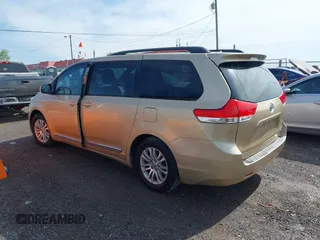 2013 Toyota Sienna XLE AAS with VIN 5TDYK3DC5DS331291, listed as a IAAI auction lot 42090586 with 176,711 mi miles and . Bid and sale history available at carsss.com. Image 14.