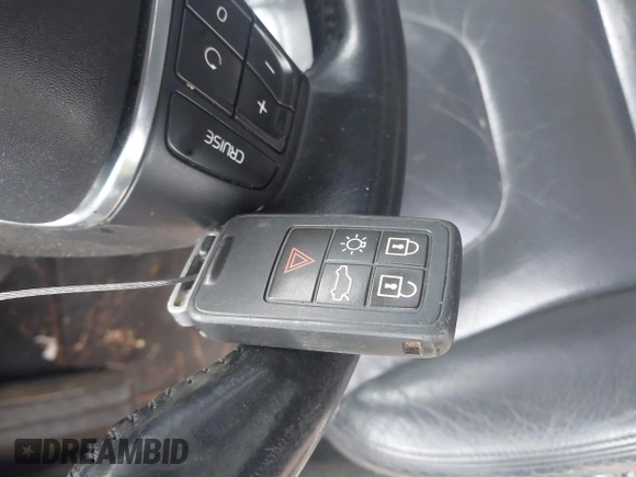 2012 Volvo S60 T5 с VIN YV1622FS6C2133602, выставлен на аукционе IAAI как лот 41041674 с пробегом 189 681 миль миль и . История ставок и продаж доступна на DreamBid. Изображение 11.