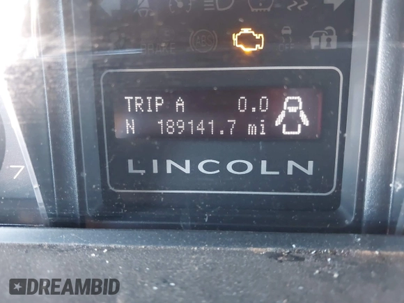 2012 Lincoln Navigator z VIN 5LMJJ2J56CEL07597, wystawiony jako IAAI lot #41732470 z przebiegiem 189 141 mil mil oraz . Historia ofert i sprzedaży dostępna na DreamBid. Obrazek 16.