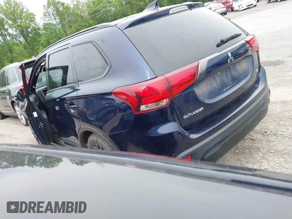 2020 Mitsubishi Outlander ES z VIN JA4AZ3A31LZ042840, wystawiony jako IAAI lot #42276774 z przebiegiem 88 513 mil mil oraz . Historia ofert i sprzedaży dostępna na DreamBid. Obrazek 3.