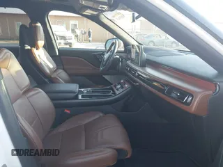 2020 Lincoln Aviator Reserve with VIN 5LM5J7XC8LGL36060, listed as a IAAI auction lot 41851651 with 36,367 mi miles and . Bid and sale history available at DreamBid. Image 5.