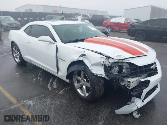 2011 Chevrolet Camaro 2LT z VIN 2G1FC1ED0B9197157, wystawiony jako IAAI lot #41485175 z przebiegiem 133 049 mil mil oraz . Historia ofert i sprzedaży dostępna na DreamBid. Obrazek 1.