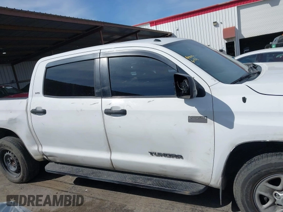 2018 Toyota Tundra 2WD SR5 with VIN 5TFEY5F12JX229395, listed as a IAAI auction lot 41860401 with 211,706 mi miles. Bid and sale history available at carsss.com. Image 13.
