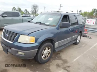 2004 Ford Expedition Special Service with VIN 1FMPU15L24LA43038, listed as a IAAI auction lot 41738454 with 238,489 mi miles. Bid and sale history available at carsss.com. Image 2.