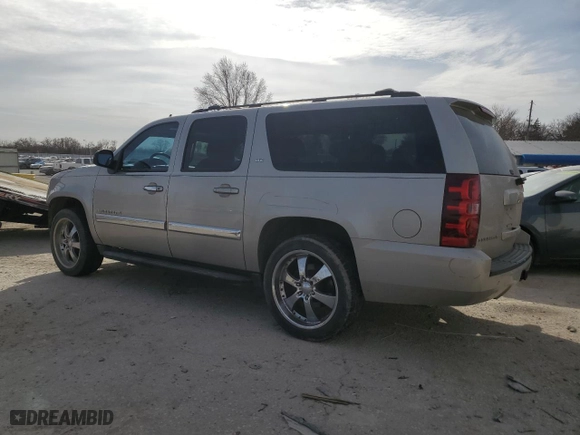 2007 Chevrolet Suburban LS with VIN 3GNFC16087G116204, listed as a Copart auction lot 85556284 with 212,001 mi miles and Salvage Title. Bid and sale history available at carsss.com. Image 2.