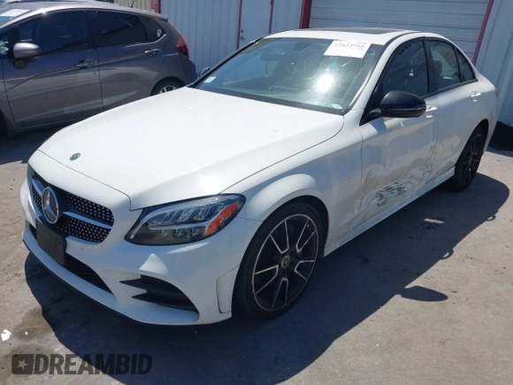 2019 Mercedes-Benz C 300 with VIN 55SWF8DBXKU313935, listed as a IAAI auction lot 42023753 with 120,777 mi miles and . Bid and sale history available at DreamBid. Image 2.