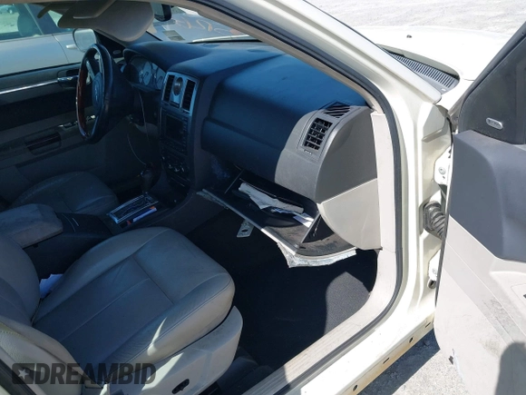 2005 Chrysler 300 Touring with VIN 2C3AA53G45H552972, listed as a IAAI auction lot 41996998 with 297,276 mi miles and . Bid and sale history available at DreamBid. Image 5.