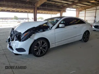 2015 Mercedes-Benz E 400 с VIN WDDKJ6FB6FF295277, выставлен на аукционе Copart как лот 61439065 с пробегом 126 840 миль миль и Списание • Salvage title. История ставок и продаж доступна на DreamBid. Изображение 1.