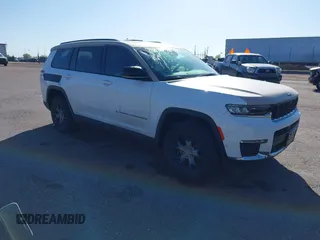 2024 Jeep Grand Cherokee Limited z VIN 1C4RJKBG3R8604974, wystawiony jako IAAI lot #42181590 z przebiegiem 10 698 mil mil oraz . Historia ofert i sprzedaży dostępna na DreamBid. Obrazek 1.