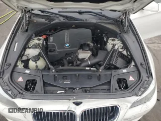 2013 BMW 5 Series 528i xDrive z VIN WBAXH5C51DD106531, wystawiony jako Copart lot #57631545 z przebiegiem 133 926 mil mil oraz Szkoda całkowita • Salvage title. Historia ofert i sprzedaży dostępna na DreamBid. Obrazek 11.