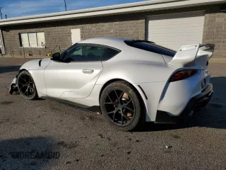 2021 Toyota Supra 3.0 z VIN WZ1DB0C08MW045912, wystawiony jako Copart lot #49248065 z przebiegiem Nie podano mil oraz Nie do naprawy • Non repairable. Historia ofert i sprzedaży dostępna na DreamBid. Obrazek 2.