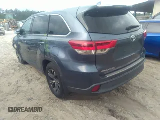 2018 Toyota Highlander LE with VIN 5TDBZRFH6JS800526, listed as a IAAI auction lot 42042575 with 129,208 mi miles and . Bid and sale history available at DreamBid. Image 3.
