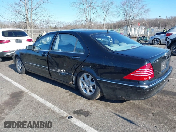 2002 Mercedes-Benz S-Class 4.3L with VIN WDBNG70J72A237700, listed as a IAAI auction lot 41700169 with 153,977 mi miles. Bid and sale history available at carsss.com. Image 6.
