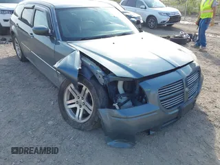 2005 Dodge Magnum RT z VIN 2D8GV58225H549030, wystawiony jako IAAI lot #42140260 z przebiegiem 62 273 mil mil oraz . Historia ofert i sprzedaży dostępna na DreamBid. Obrazek 6.