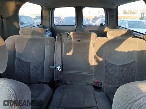 2004 Chevrolet Suburban LT with VIN 1GNEC16Z14J134550, listed as a Copart auction lot 83244774 with 233,174 mi miles and Salvage Title. Bid and sale history available at carsss.com. Image 10.