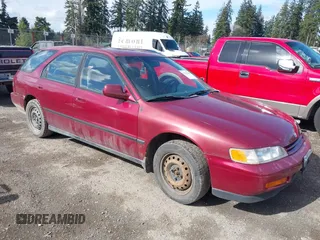 1995 Honda Accord LX with VIN 1HGCE1820SA002890, listed as a IAAI auction lot 41717893 with 155,400 mi miles and . Bid and sale history available at carsss.com. Image 1.