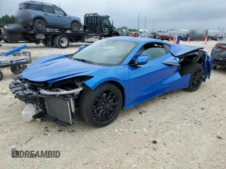 2025 Chevrolet Corvette 1LT z VIN 1G1YA2D4XS5105250, wystawiony jako Copart lot #54588885 z przebiegiem 5 003 mil mil oraz Szkoda całkowita • Salvage title. Historia ofert i sprzedaży dostępna na DreamBid. Obrazek 1.