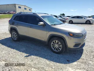 2019 Jeep Cherokee Latitude Plus z VIN 1C4PJMLB0KD112955, wystawiony jako Copart lot #58196135 z przebiegiem 85 856 mil mil oraz Szkoda całkowita • Salvage title. Historia ofert i sprzedaży dostępna na DreamBid. Obrazek 4.